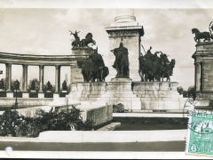 Budapest Millenium Denkmal mit Heldengedenkstein