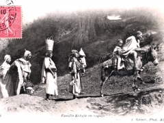 Famille Kabyle en voyage