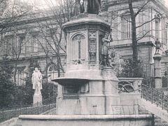 Bruxelles Monument des Comtes d'Egmont et de Hornes