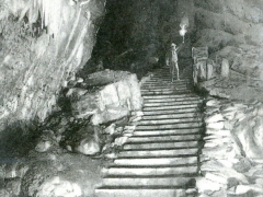 Grottes de Han L'Entree de la Salle du Dome
