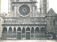 Tournai Le Portail de la Cathedrale