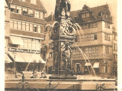 Frankfurt a M Gerechtigkeitsbrunnen am Römerberg