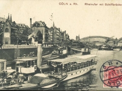 Köln am Rhein Rheinufer mit Schiffbrücke