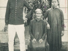 Cochinchine Saigon Famille Annamite Le Fils sous officier d'Artillerie