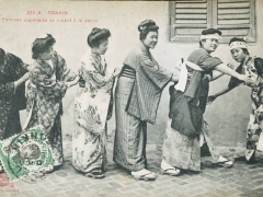 Tonkin Femmes Japonaise se livrant a la danse