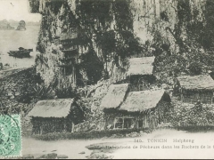 Tonkin Haiphong Habitations de Pecheurs dans les Rochers de la Cac Ba