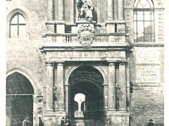 Bologna Porta del Palazzo Municipale