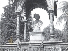 Firenze Cascine Monumento ad un Principe Indiano