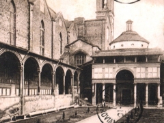 Firenze Chiesa di S Croce Veduta del Chiostro