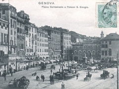 Genova Piazza Caricamento e Palazzo S Giorgio