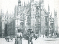Milano In Piazza del Duomo