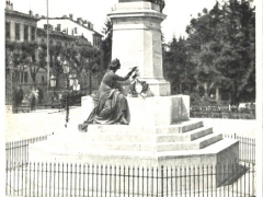 Milano Monumento a Cavour