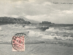 Napoli Il golfo in tempesta