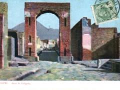 Pompei Arco di Caligola