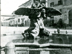 Roma Piazza Barberini Fontana del Tritone