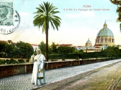 Roma S S Pio X a Passeggio nei Giardinie Vaticani