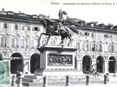 Torino Monumento ad Emanuele Filiberto in Piazza S Carlo