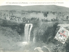 Les-colonnes-vers-Meknes-Les-troupes-passant-sur-la-cascade-de-lOued-Mehouama