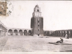 Kairouan La Grande Mosquee La Cour et le Minaret