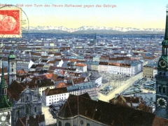 München Blick vom Turm des Neuen Rathauses gegen das Gebirge