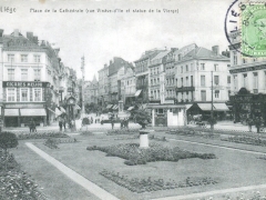 Liege Place de la Cathedrale rue Vinave d'Ile et statue de la Vierge