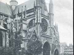 Ypres Portal lateral de la cathedrale