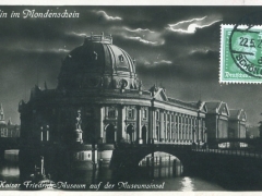 Berlin das Kaiser Friedrich Museum auf der Museumsinsel
