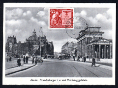 Berllin-Brandenburger-Tor-und-Reichstagsgebaeude-50023