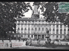 Erbach-i-O-Schloss-m-Denkmal-des-Grafen-Franz-51031