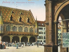 Freiburg Münsterplatz mit Kaufhaus