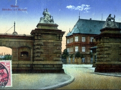 Mainz Schlosstor mit Museum