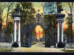 Potsdam-Eingang-zum-Park-Sanssouci-b-Obelisk-50746