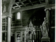 Roma Basilica di S Paolo arco trionfala ed altare papale