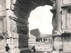 Roma Il Colosseo veduto dall'Arco di Tito