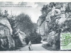 La route Echternach Berdorf traverse les rochers