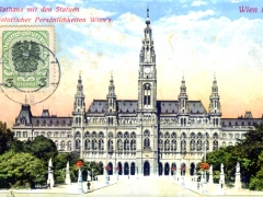 Wien I Rathaus mit den Statuen historischer Persönlichkeiten
