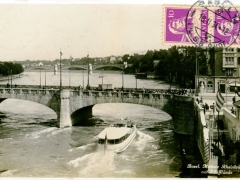 Basel Mittlere Rheinbrücke mit Schifflände
