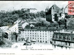 Lausanne Place du tunnel et le Chateau