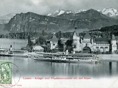 Luzern Kriegs und Friedensmuseum mit den Alpen