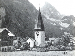 Saanen mit Rüblihorn Kirche und Schulhaus
