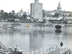 Sevilla Torre del Oro y Catedral vistas desde Triana