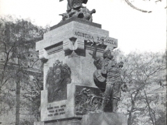 Zaragoza Monumento a Agustina de Aragon