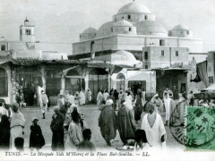 Tunis-La-Mosquee-Sidi-MHarez-et-la-Place-Bab-Souika