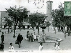 Tunis-Place-El-Halfaouine