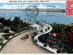 New York Riverside Drive and Hudson River